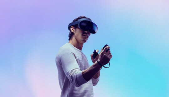 새 먹거리로 부상한 VR·AR… 메타·애플도 `찜했다`